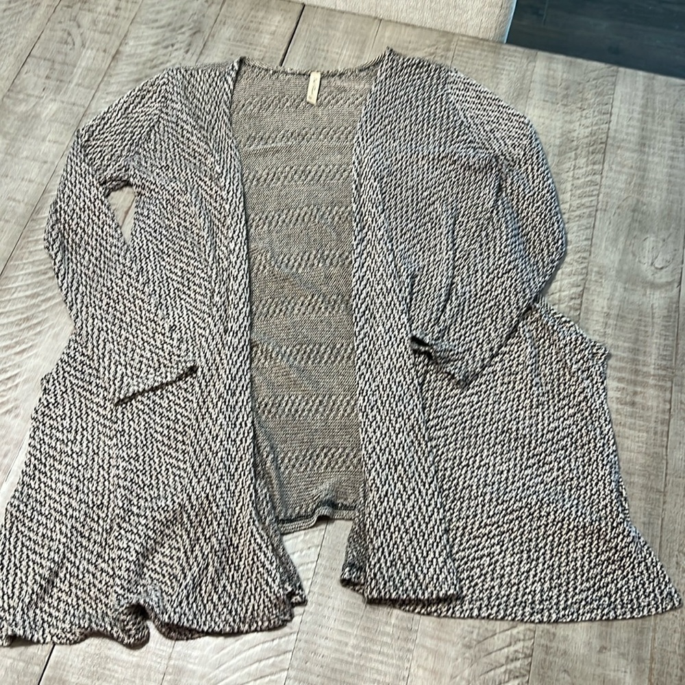 3/ $25 Final Touch lightweight cardigan in GUC